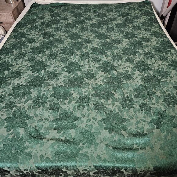 Green Jacquard Damask Rectangle Tablecloth 81x57 Poinsettia Holly Christmas Xmas - Picture 1 of 8
